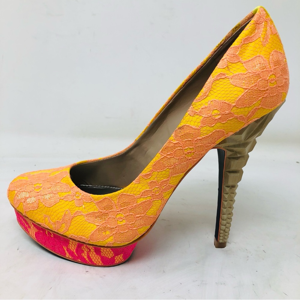 Rachel Roy Keegan  Fabric Plarform Pumps